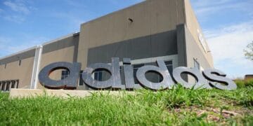Adidas, 2025 yılını 24,81 milyar Euro ciro ile kapattı