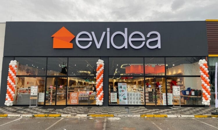 Evidea Manisa’ya Novada Outlet’le merhaba dedi