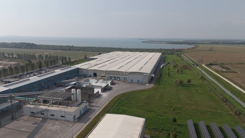 Şişecam İtalya yatırımını devreye aldı