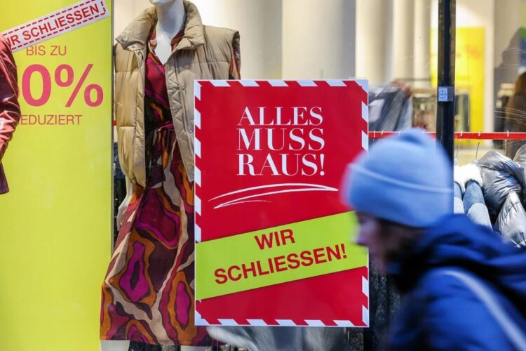 Alman perakendesi küçülme alarmı veriyor