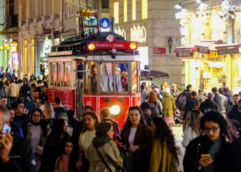 İstiklal Caddesi 107 milyon ziyaretçiyle rekor kırdı!