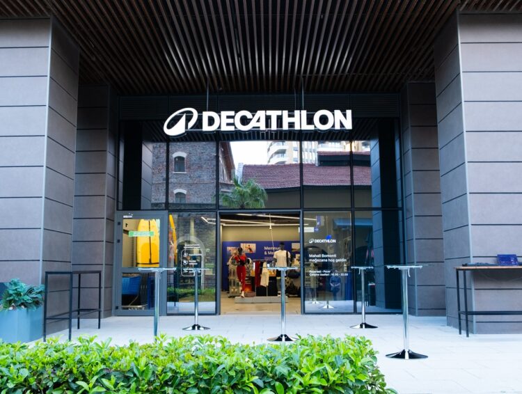 İzmir’in yeni Decathlon’u Mahall Bomonti’de açıldı