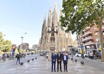 Sagrada Familia, Henkel yapıştırıcılarıyla ayakta!